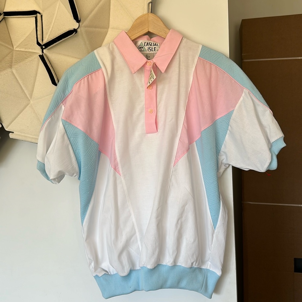 Pink and blue pastel vintage top old stock with original tags! Casual isle large